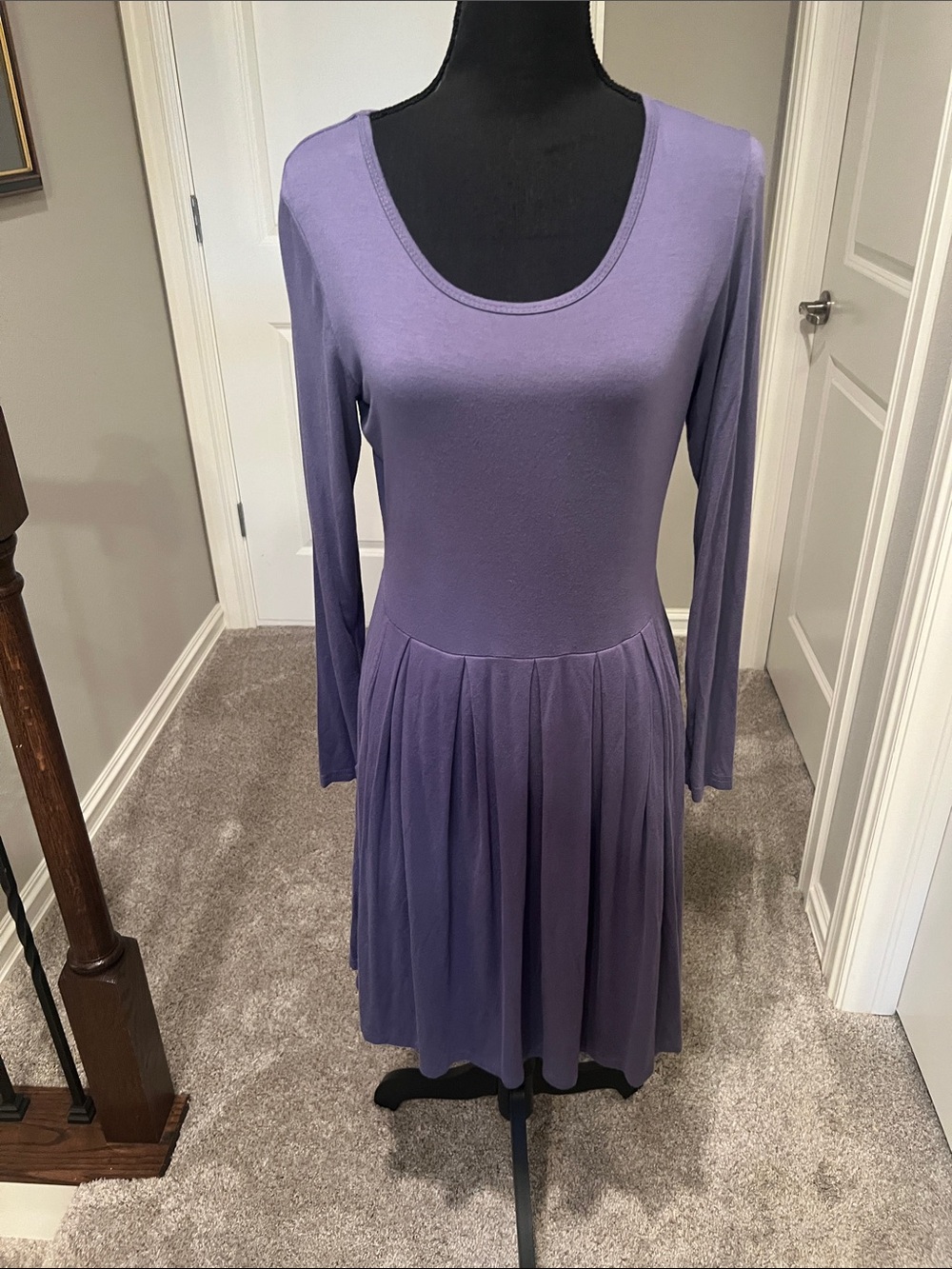 🎯 2/$5 Women’s Long-Sleeve Scoop Neck Midi Dress in Lavender Size Medium
